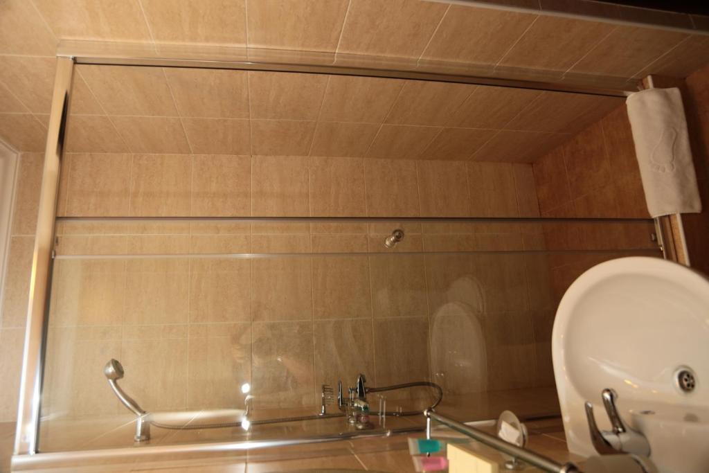 Salem On Tulebaeva Street Hotel Almaty Room photo